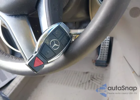 2012 Mercedes-Benz C 300 Sport 4Matic z USA, uszkodzony, nr VIN WDDGF8BB5CR227636